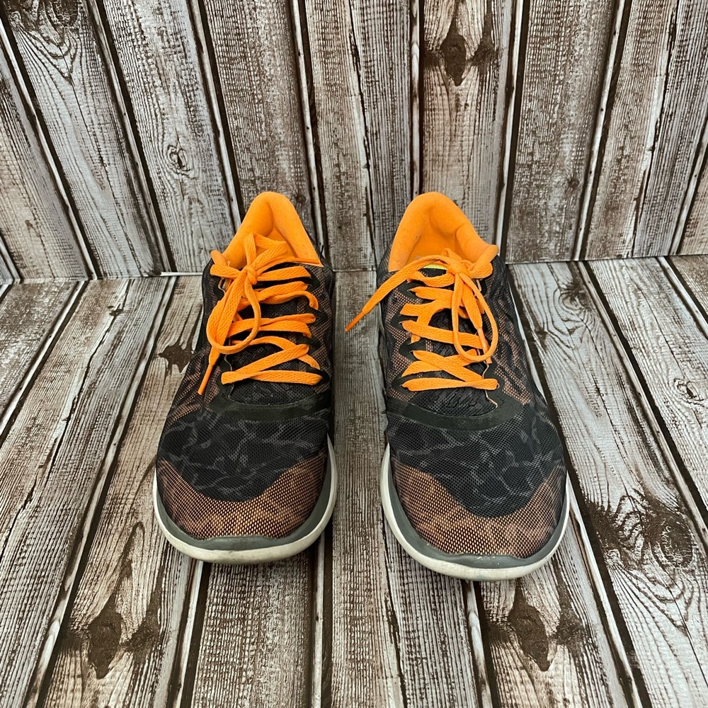 Women’s Nike free runs 4.0